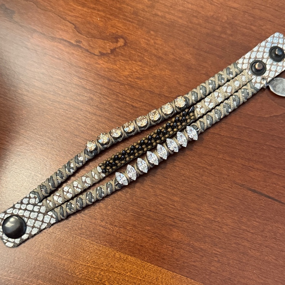 La Hola  Black and Silver Women's Bracelet leather with beautiful details